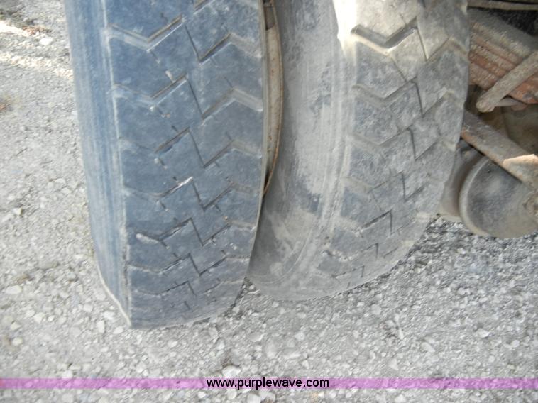 image for item D4247 1998 Freightliner F170 refuse truck