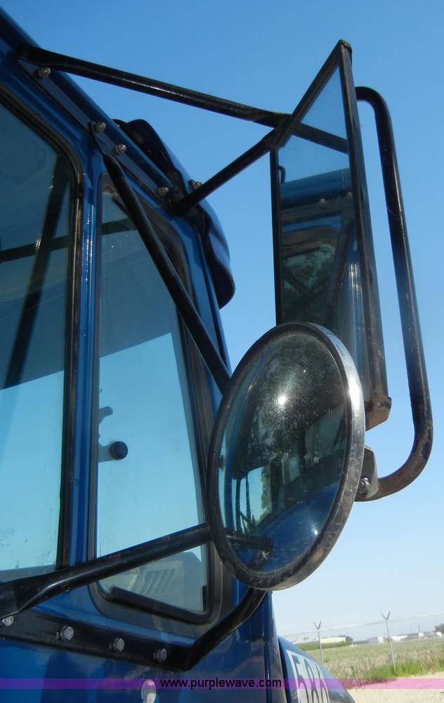 image for item D4247 1998 Freightliner F170 refuse truck