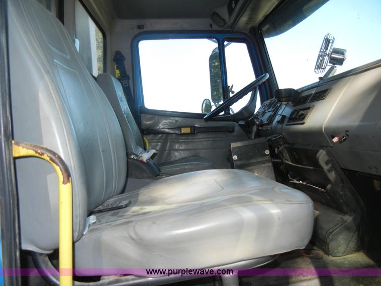 image for item D4247 1998 Freightliner F170 refuse truck