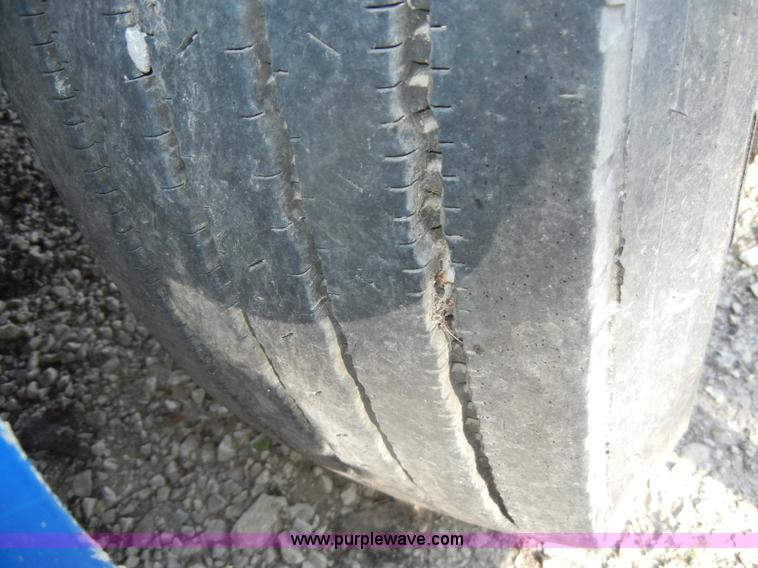 image for item D4247 1998 Freightliner F170 refuse truck