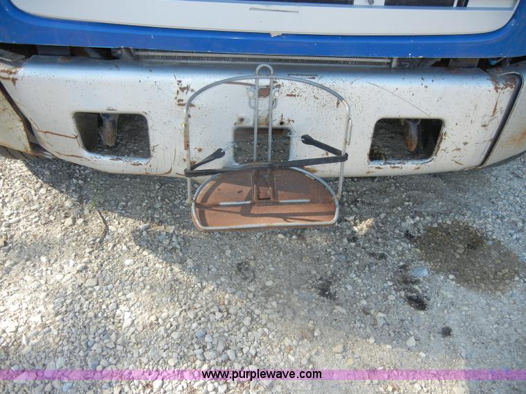 image for item D4247 1998 Freightliner F170 refuse truck