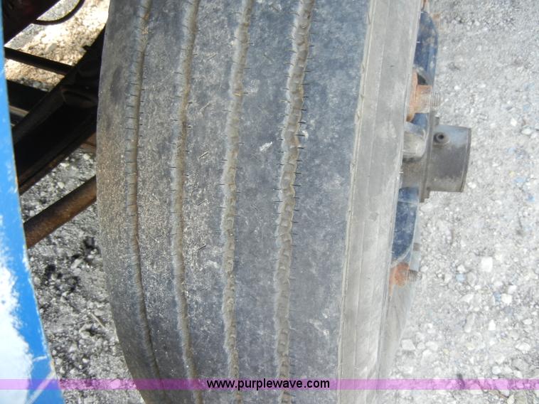 image for item D4247 1998 Freightliner F170 refuse truck