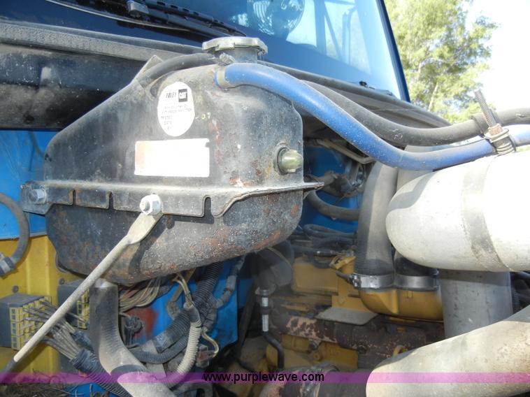 image for item D4247 1998 Freightliner F170 refuse truck