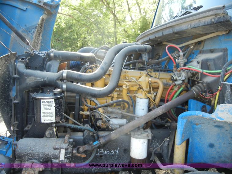 image for item D4247 1998 Freightliner F170 refuse truck