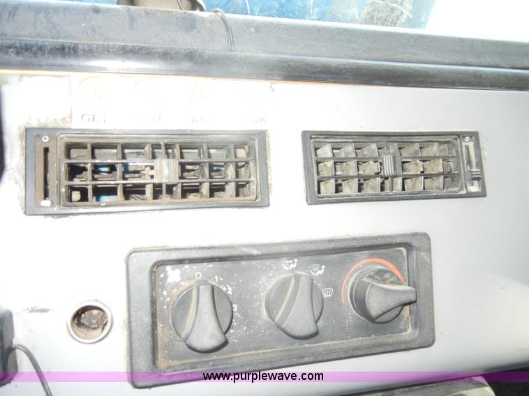 image for item D4247 1998 Freightliner F170 refuse truck