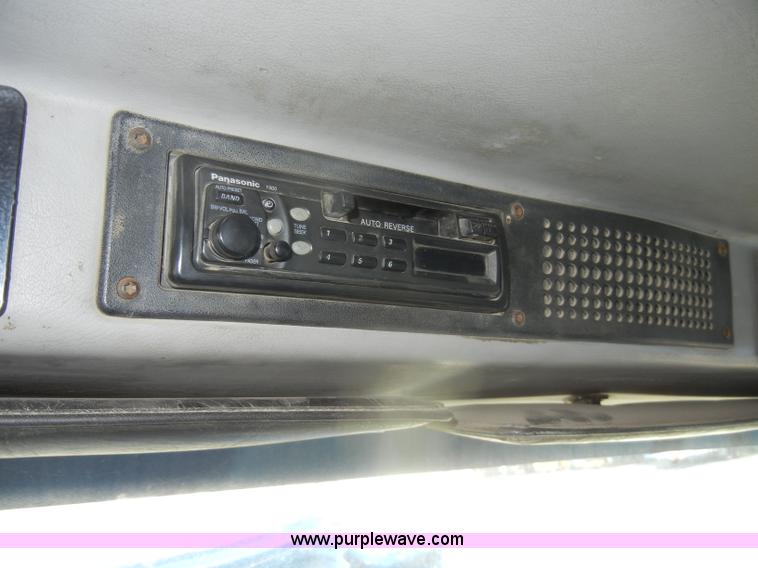 image for item D4247 1998 Freightliner F170 refuse truck