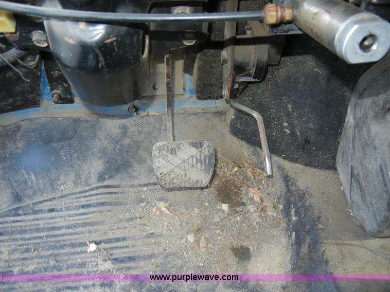 image for item D4247 1998 Freightliner F170 refuse truck