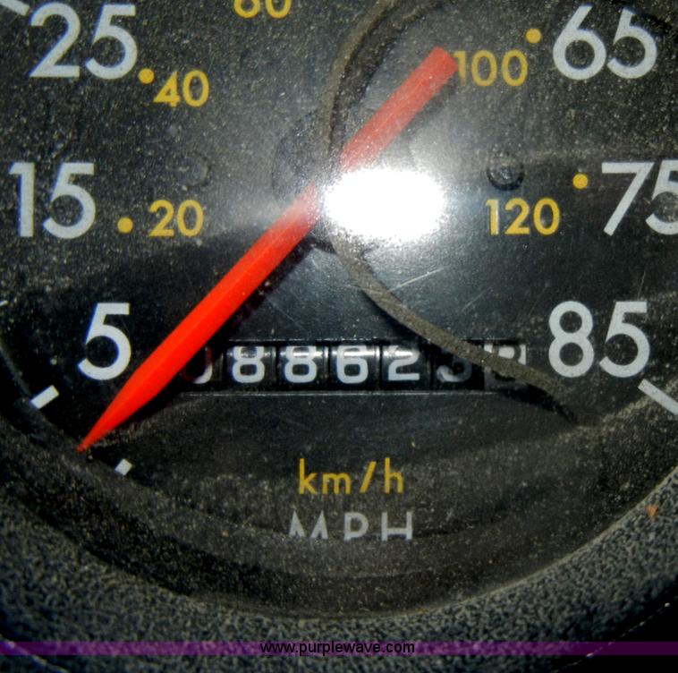 image for item D4247 1998 Freightliner F170 refuse truck