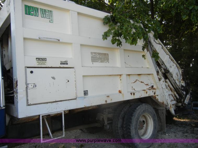 image for item D4247 1998 Freightliner F170 refuse truck