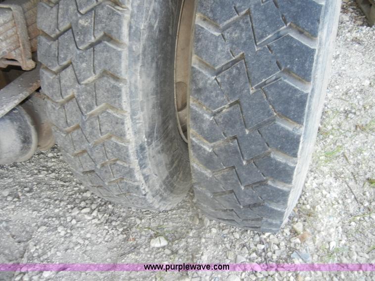 image for item D4247 1998 Freightliner F170 refuse truck