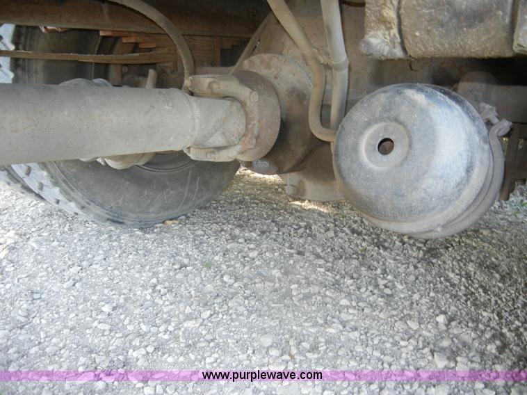 image for item D4247 1998 Freightliner F170 refuse truck