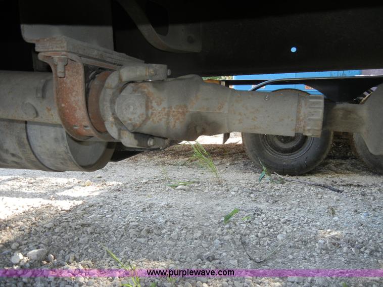 image for item D4247 1998 Freightliner F170 refuse truck