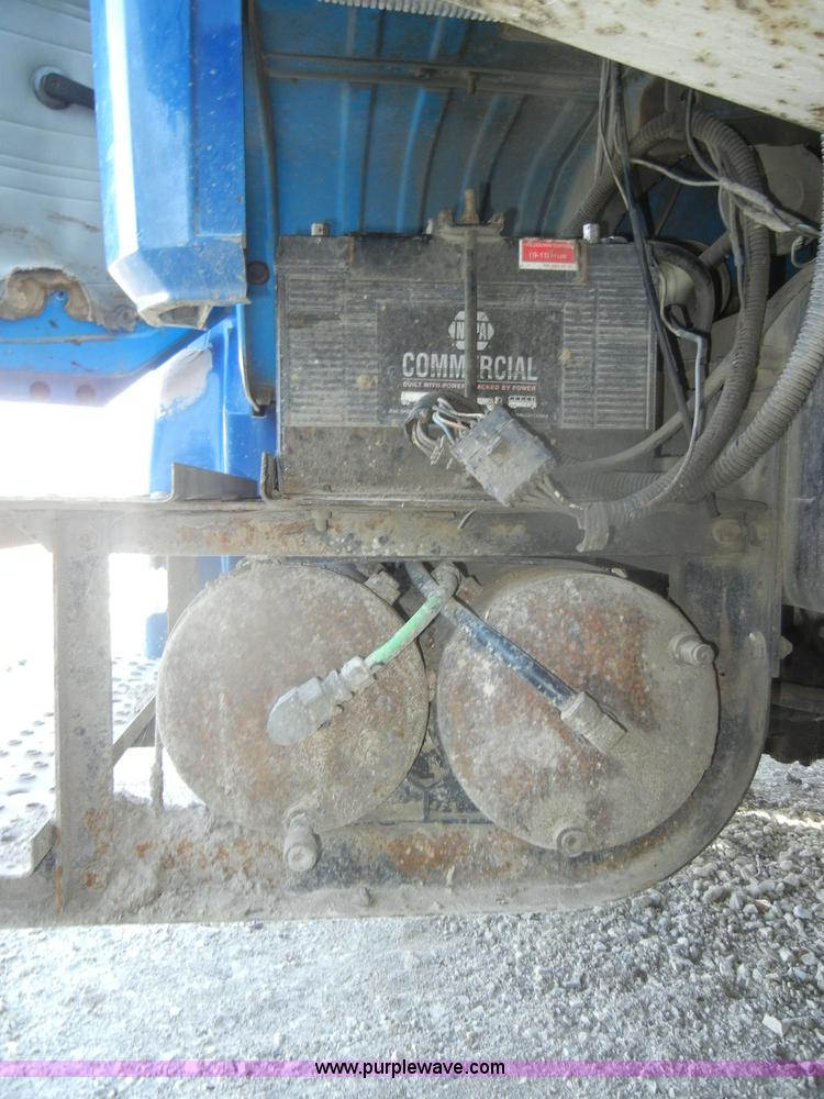 image for item D4247 1998 Freightliner F170 refuse truck