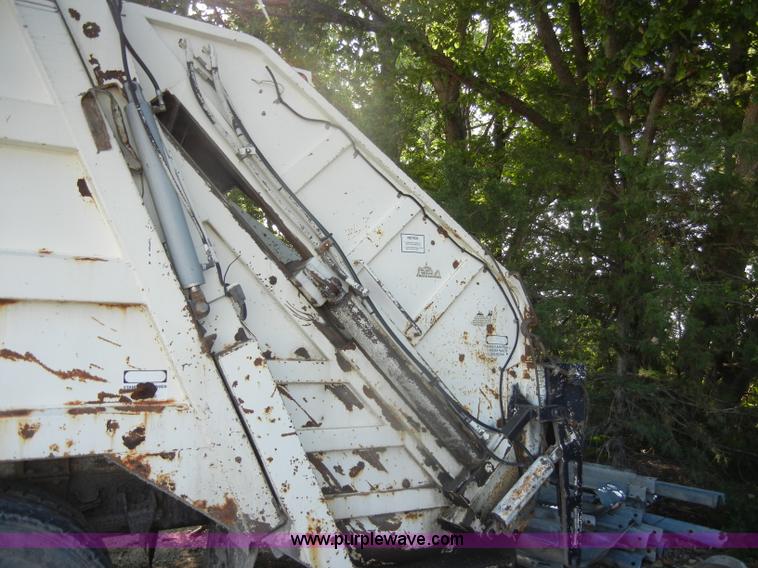 image for item D4247 1998 Freightliner F170 refuse truck