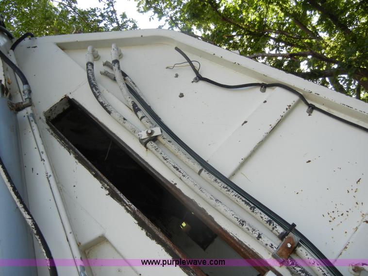 image for item D4247 1998 Freightliner F170 refuse truck