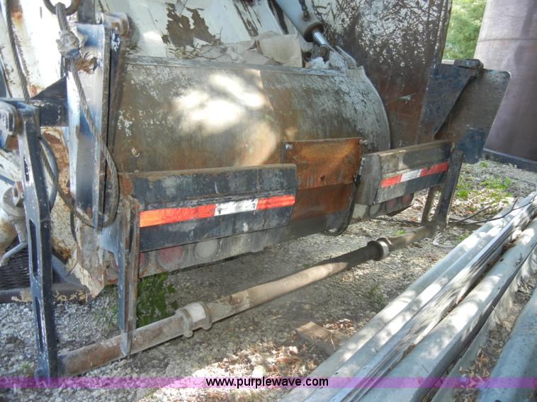 image for item D4247 1998 Freightliner F170 refuse truck