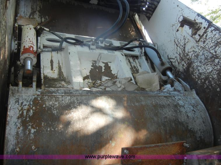 image for item D4247 1998 Freightliner F170 refuse truck