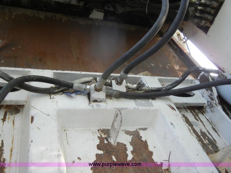 image for item D4247 1998 Freightliner F170 refuse truck