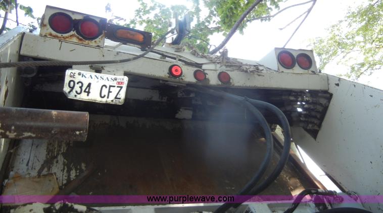 image for item D4247 1998 Freightliner F170 refuse truck