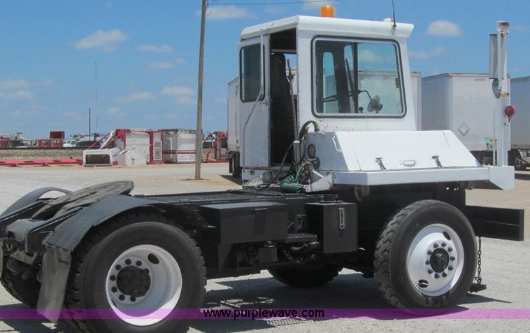image for item F3004 1990 Capacity TJ4000 yard truck