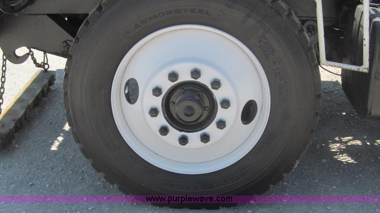 image for item F3004 1990 Capacity TJ4000 yard truck