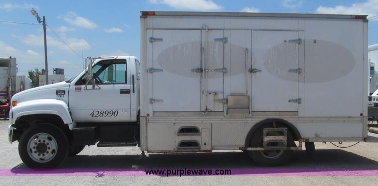 image for item F3005 1999 GMC C6500 refrigerated box truck