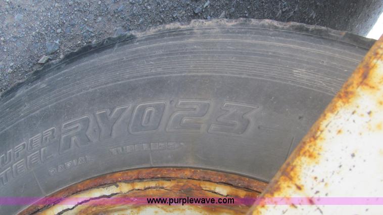 image for item F3005 1999 GMC C6500 refrigerated box truck