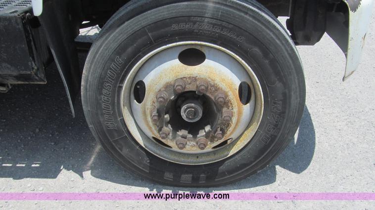 image for item F3005 1999 GMC C6500 refrigerated box truck