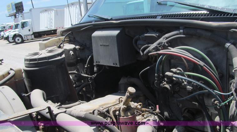 image for item F3005 1999 GMC C6500 refrigerated box truck