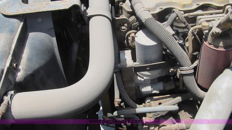 image for item F3005 1999 GMC C6500 refrigerated box truck