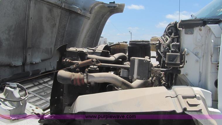 image for item F3005 1999 GMC C6500 refrigerated box truck