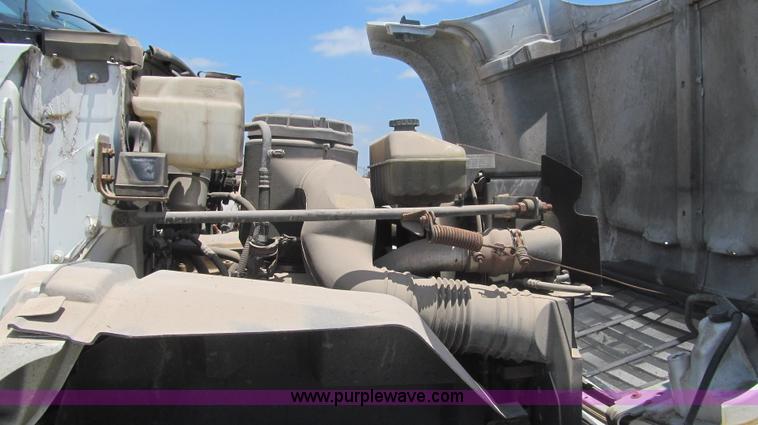 image for item F3005 1999 GMC C6500 refrigerated box truck