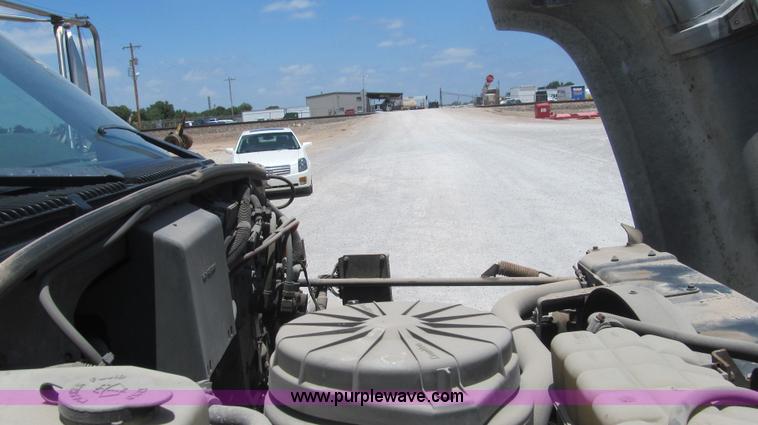 image for item F3005 1999 GMC C6500 refrigerated box truck