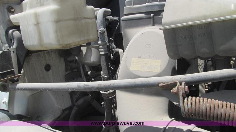 image for item F3005 1999 GMC C6500 refrigerated box truck