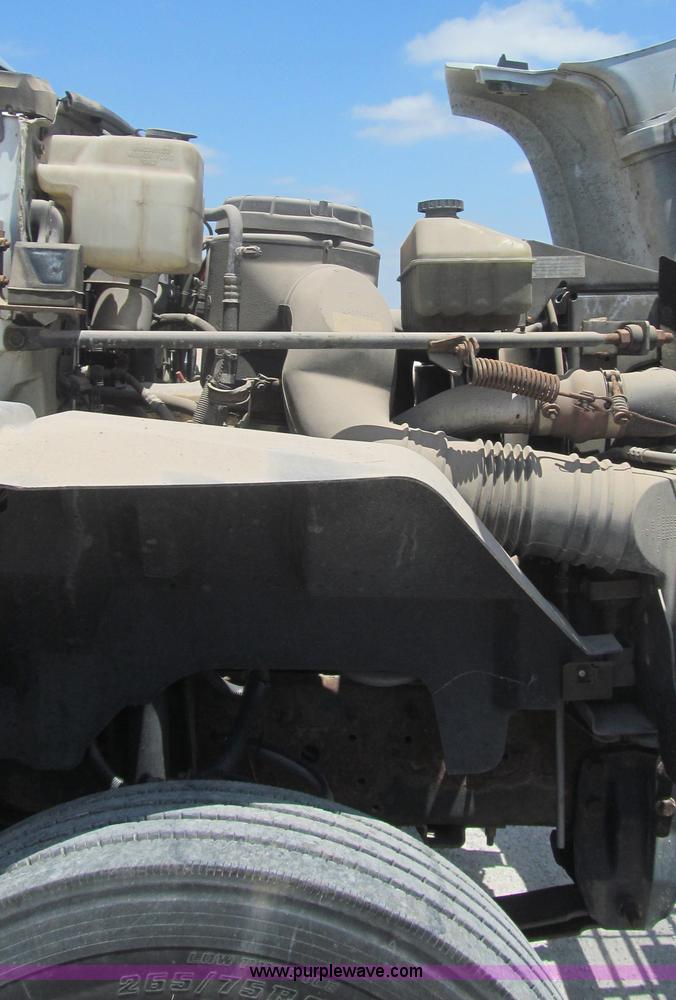 image for item F3005 1999 GMC C6500 refrigerated box truck