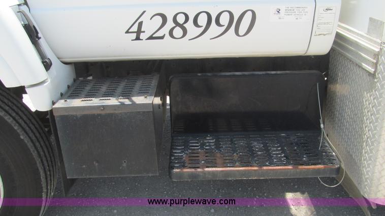 image for item F3005 1999 GMC C6500 refrigerated box truck