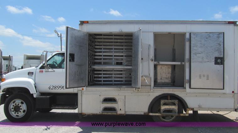 image for item F3005 1999 GMC C6500 refrigerated box truck