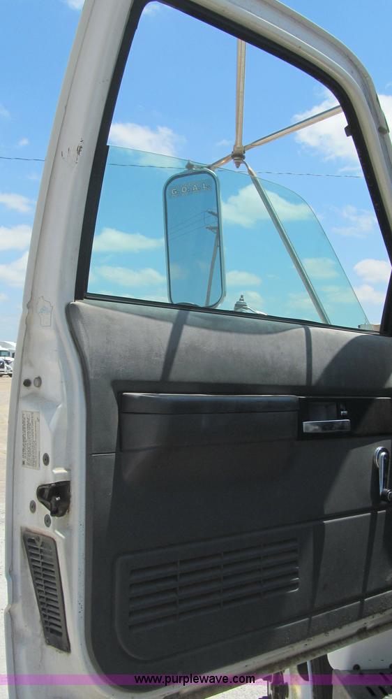 image for item F3005 1999 GMC C6500 refrigerated box truck