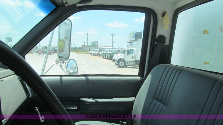 image for item F3005 1999 GMC C6500 refrigerated box truck