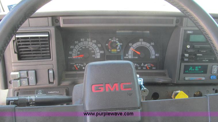 image for item F3005 1999 GMC C6500 refrigerated box truck