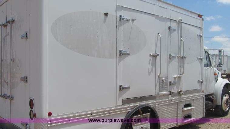 image for item F3006 1999 International 4700LP refrigerated box truck