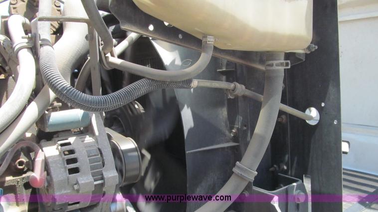 image for item F3006 1999 International 4700LP refrigerated box truck