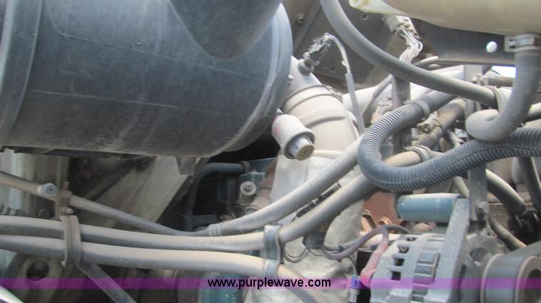 image for item F3006 1999 International 4700LP refrigerated box truck