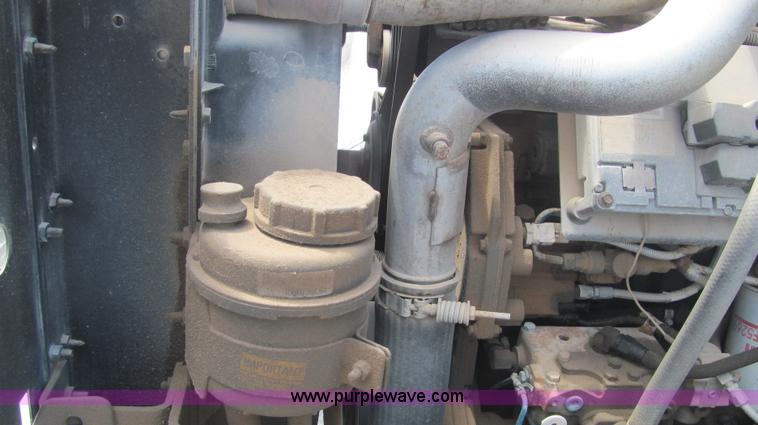 image for item F3006 1999 International 4700LP refrigerated box truck