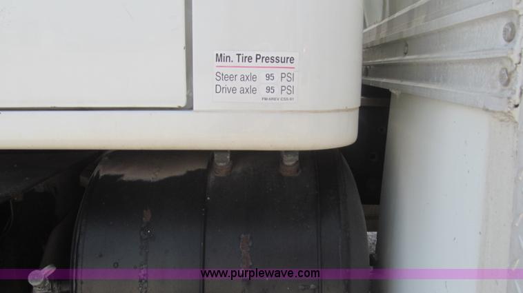 image for item F3006 1999 International 4700LP refrigerated box truck