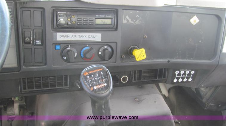 image for item F3006 1999 International 4700LP refrigerated box truck