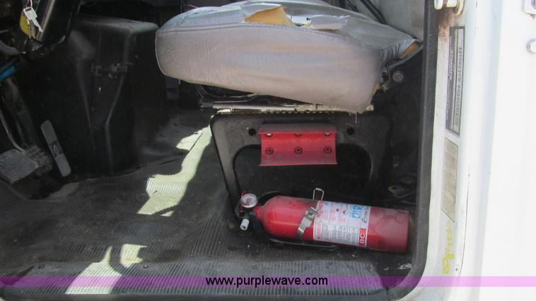 image for item F3006 1999 International 4700LP refrigerated box truck