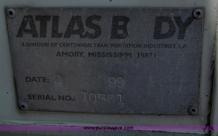 image for item F3006 1999 International 4700LP refrigerated box truck