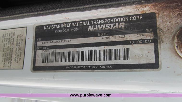 image for item F3006 1999 International 4700LP refrigerated box truck