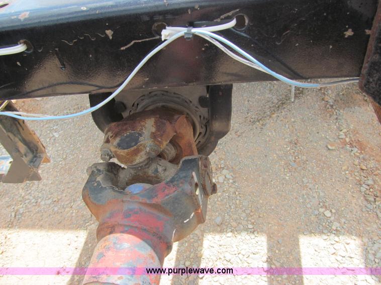 image for item F3007 1993 International 9700 semi truck